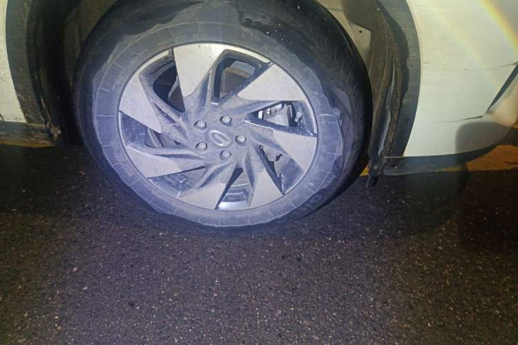 Used GAC Trumpchi GS4 2022 270T Automatic Smart Drive Navigation Edition Right Front Wheel Hub