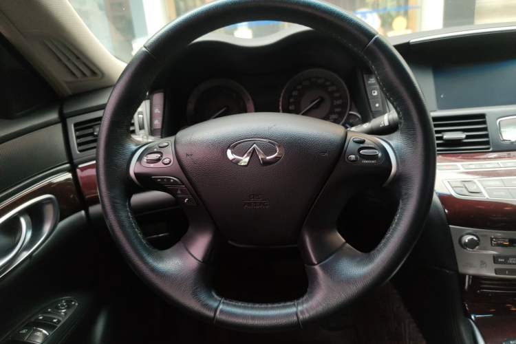 Used Infiniti Q70 2017 Q70L 2.5L Enjoyment Edition
