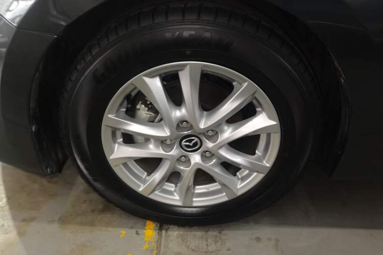 Used Mazda 3 Axela 2019 Cloud-Controlled Version Hatchback 1.5L Automatic Luxury Model Emission Standard China V Exterior 3