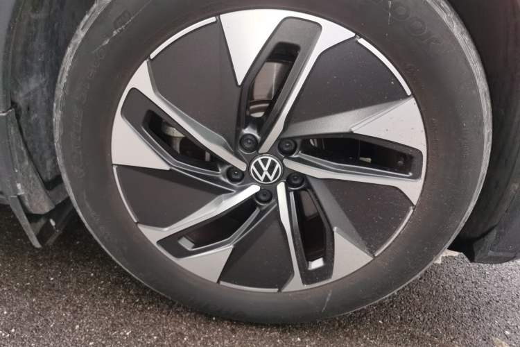 Used Volkswagen ID.4 CROZZ 2022 Pure Edition Limited Edition Right Front Wheel Hub