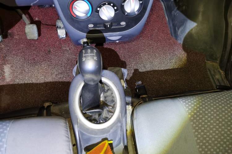 Used BAIC Weiwang 306 2011 1.3L base model 7 seats Gear Lever