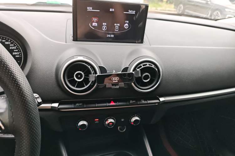 Used Audi A3 2014 Sportback 35 TFSI Automatic Ambition Edition Audio And AC Panel