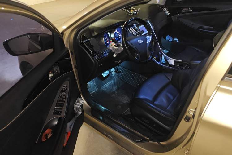 Used Hyundai Sonata 2013 2.4L Automatic Luxury Version China IV Standard
