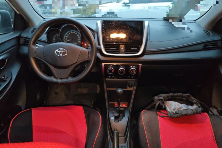 Used Toyota YARiS L Zhi Xuan 2017 1.5E CVT Enhanced Performance Edition Center Console