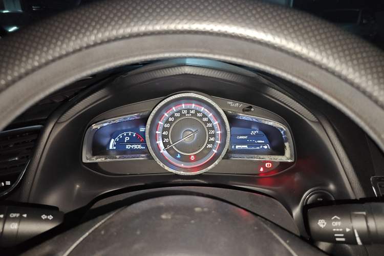 Used Mazda 3 Axela 2014 Sedan 1.5L Automatic Comfort Model