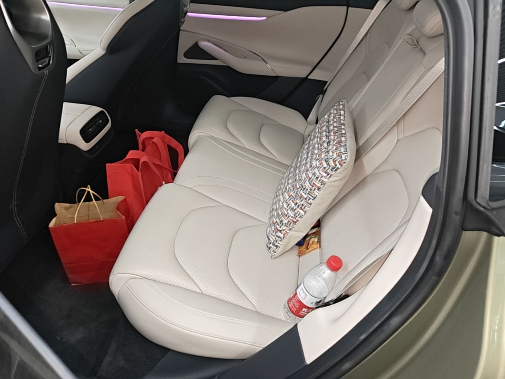 Xiaomi Auto SU7 2024 Rear-Drive Ultra-Long Range Advanced Pro-Level Intelligent Driving Version — снимка 20