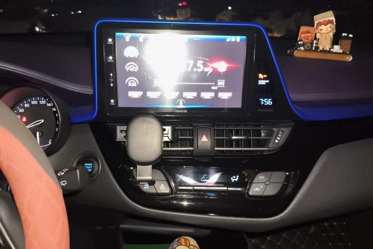 Used Toyota IZOA 2018 2.0L Yichi Edition China V Standard