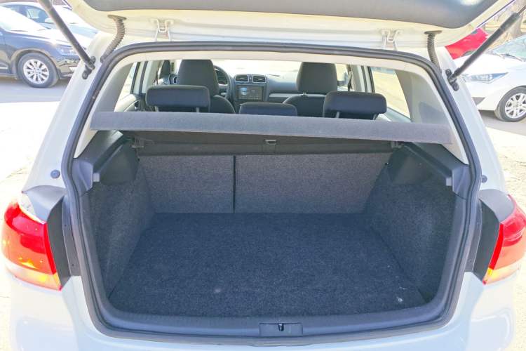 Used Volkswagen Golf 2012 1.6L Automatic Fashion Model