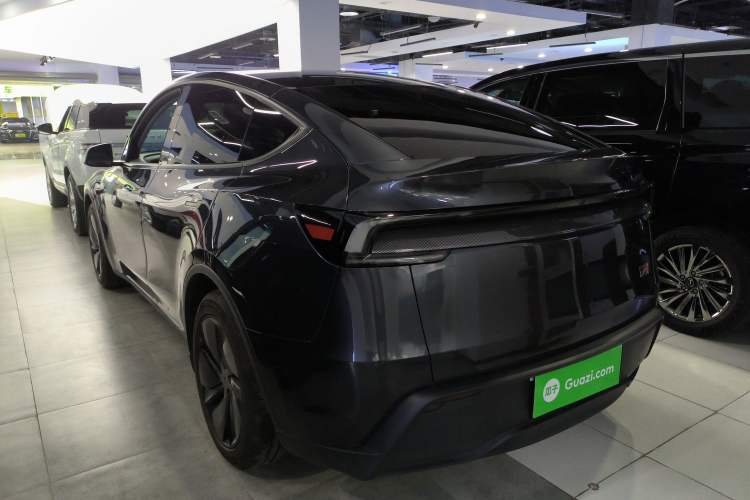 Used Tesla Model Y 2025 Long-Range All-Wheel Drive First Edition