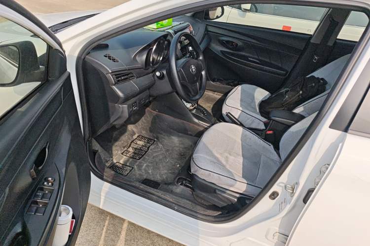 Used Toyota YARiS L Zhi Xuan 2016 Revised 1.5E CVT Charming Edition
