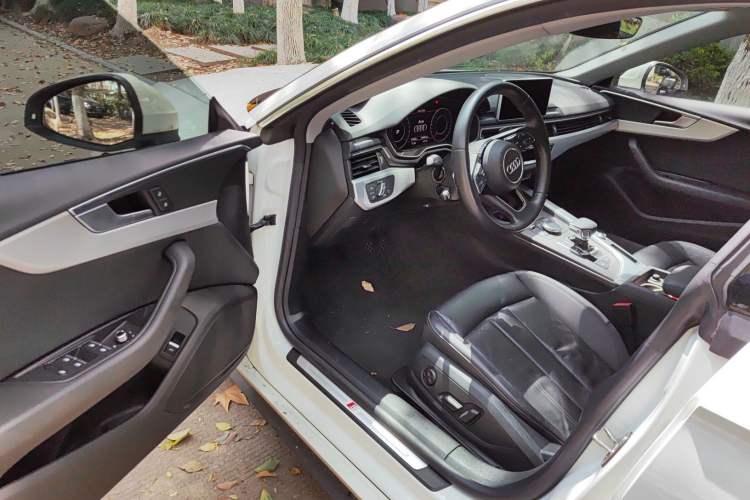 Used Audi A5 2019 Sportback 45 TFSI Fashion Model Driver Seat