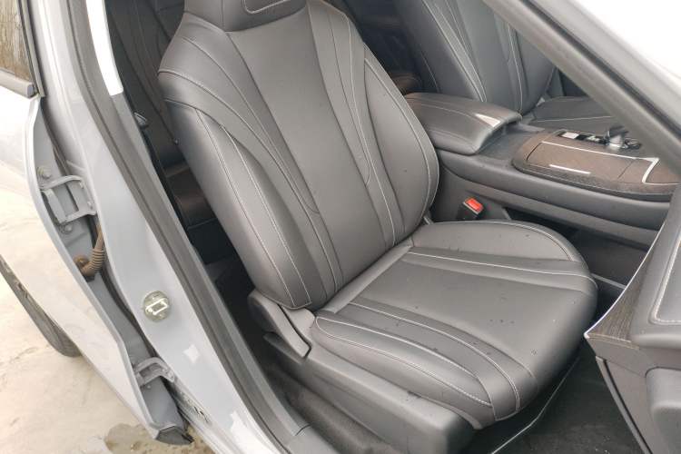 Used Venucia V 2021 260T Idol Edition
