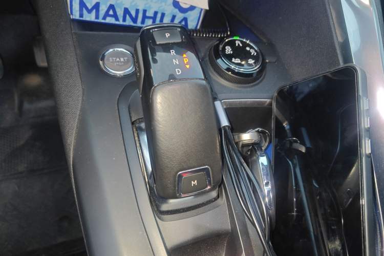 Used Peugeot 4008 2017 350THP Luxury Edition Gear Lever