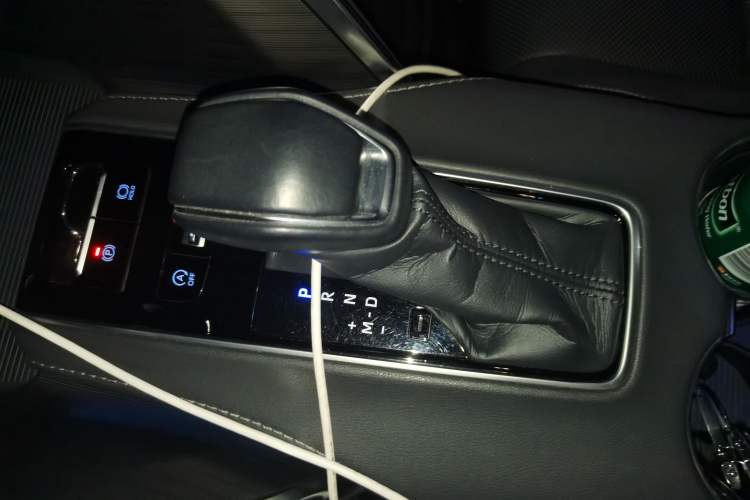 Used Toyota Harrier 2022 2.0L CVT Two-Wheel Drive Deluxe Edition
