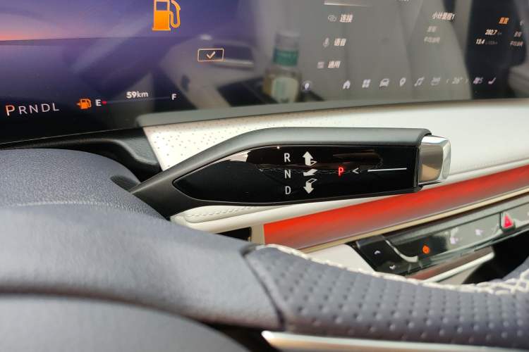 Used Buick GL8 2026 Model Lu Zun Luxury Edition Gear Lever