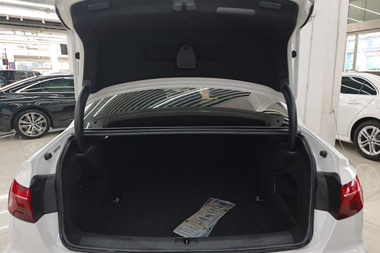 Used Audi A4L 2020 40 TFSI Fashionable and Elegant Model