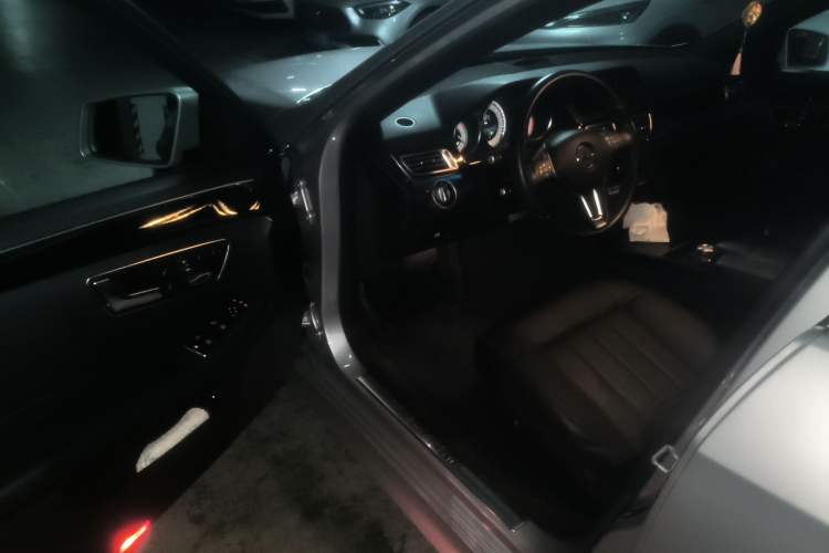 Used Mercedes-Benz E-Class 2015 E 260 L Sport Edition
