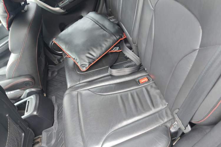 Used Haval H6 2014 Sport Version 1.5T Manual Two-Wheel Drive Elite Edition Left Rear Seat