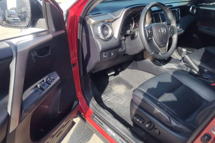 Used Toyota RAV4 2015 2.5L Automatic 4x4 Elite Edition