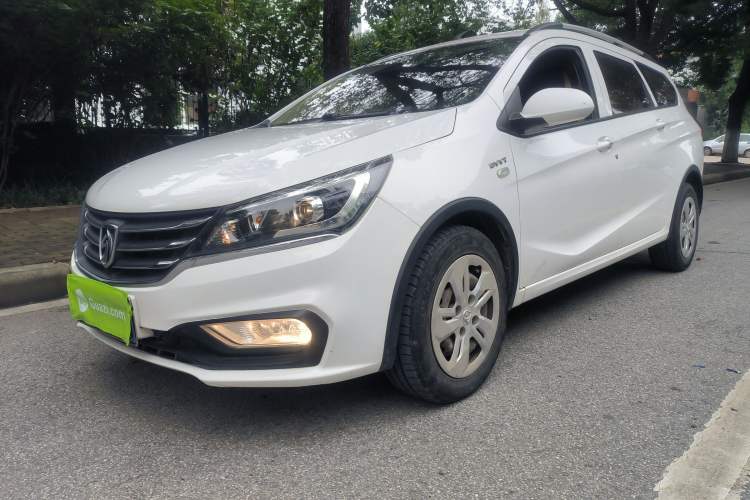 Used Baojun 310W 2017 1.5L Manual Comfort Version China VI Emission Standard