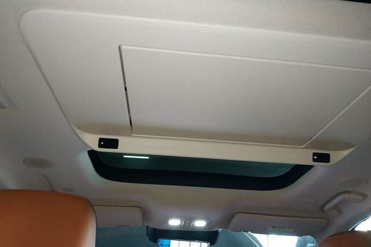 Used Wey Lanshan 2025 Four-Wheel Drive Max
