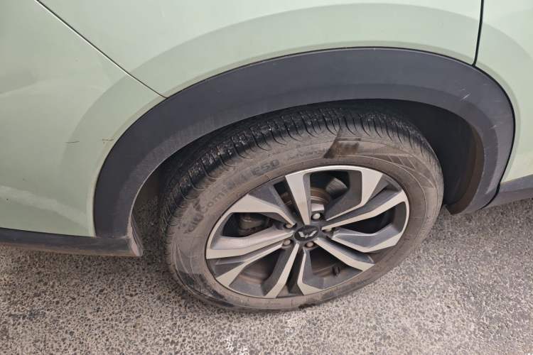 Used Wuling Asta 2021 1.5T CVT Starlight Edition Right Rear Wheel Hub