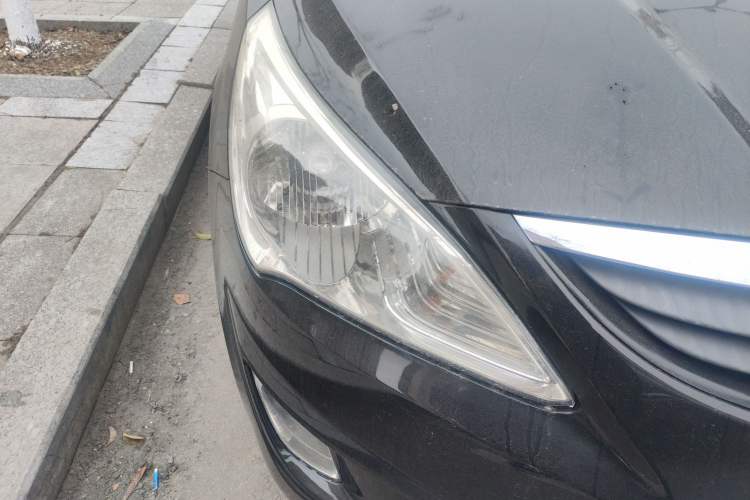 Used Hyundai Verna (older generation) 2010 Sedan 1.4L Manual Comfort GS
