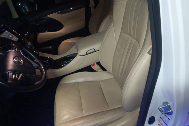 Used Toyota Alphard 2018 Revised Version 3.5L Premium Edition