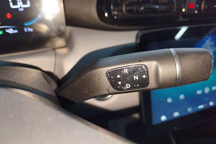 Used Leapmotor T03 2022 Agate Edition Gear Lever