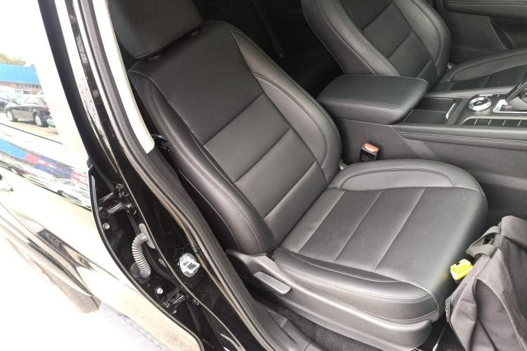 Used Great Wall Poer 2023 2.0T Passenger Version Automatic Gasoline Two-Wheel Drive Comfort Trim – GW4C20B
