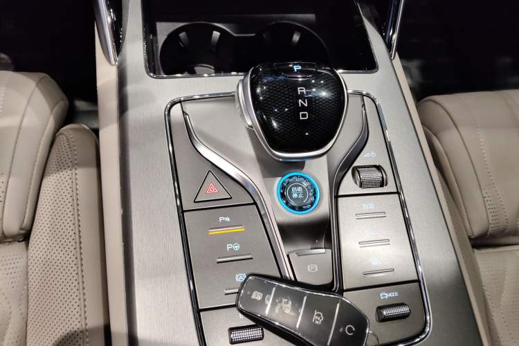 Used BYD Tang New Energy 2025 Intelligent Driving Version DM-i 115KM Flagship Edition Gear Lever