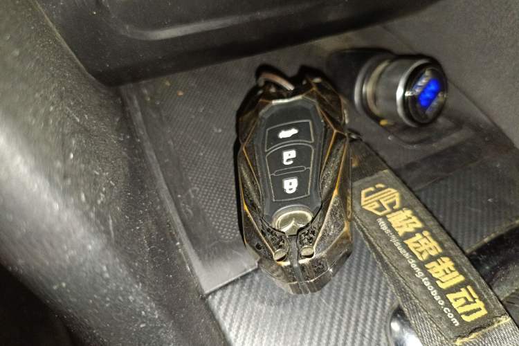 Used Mazda 3 Axela 2016 Sedan 1.5L Automatic Comfort Model
