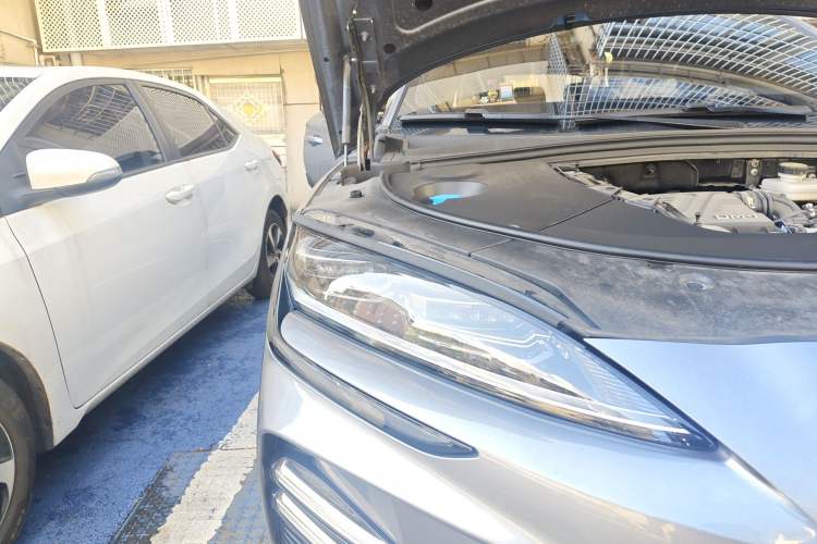 Used BYD Song PLUS New Energy 2024 HONOR Edition DM-i 110km Flagship Model Right Front Headlight