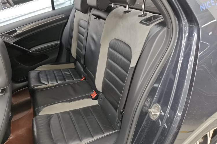 Used Volkswagen Golf 2019 280TSI DSG R-Line China VI Standard Left Rear Seat
