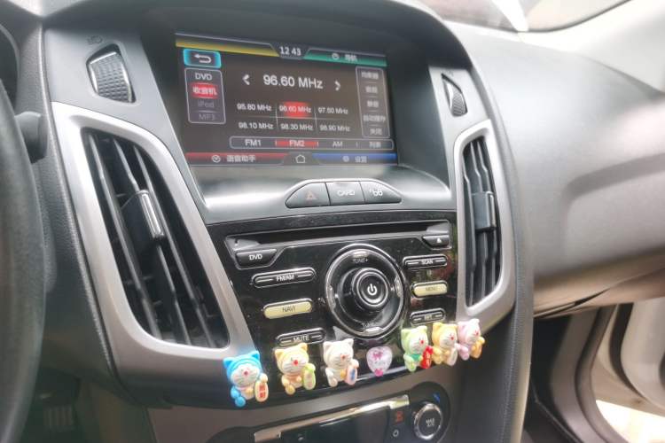 Used Ford Focus 2012 Sedan 1.6L Automatic Fashion Edition
