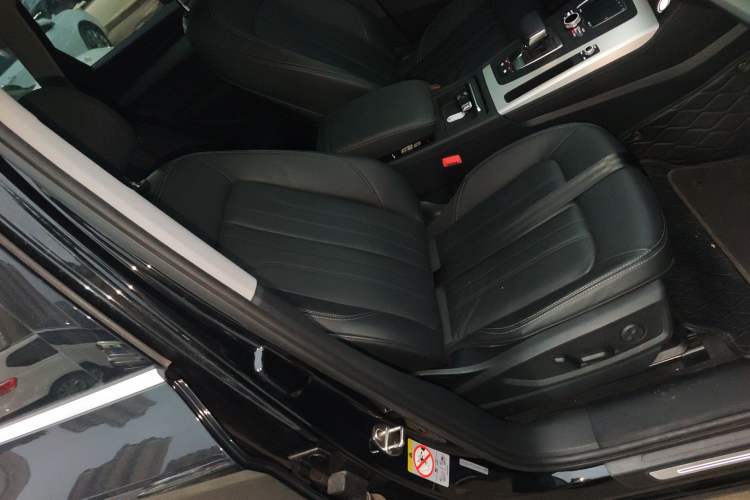 Used Audi Q5L 2020 Updated 40 TFSI Prestige Fashion Edition
