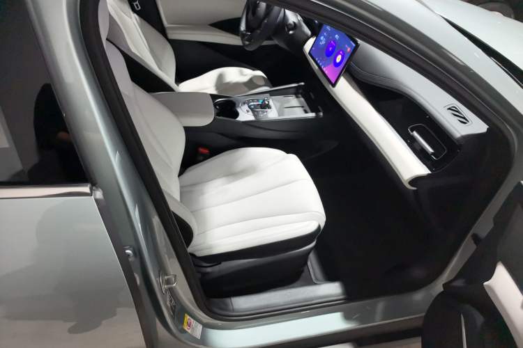 Used BYD Seal 06 New Energy 2024 DM-i 80KM Prestige Model Right Front Seat