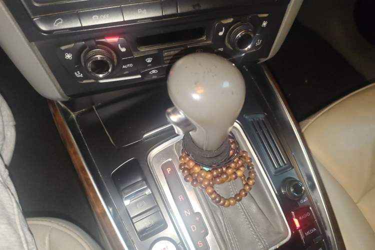 Used Audi Q5 2012 2.0TFSI Comfort Version Gear Lever