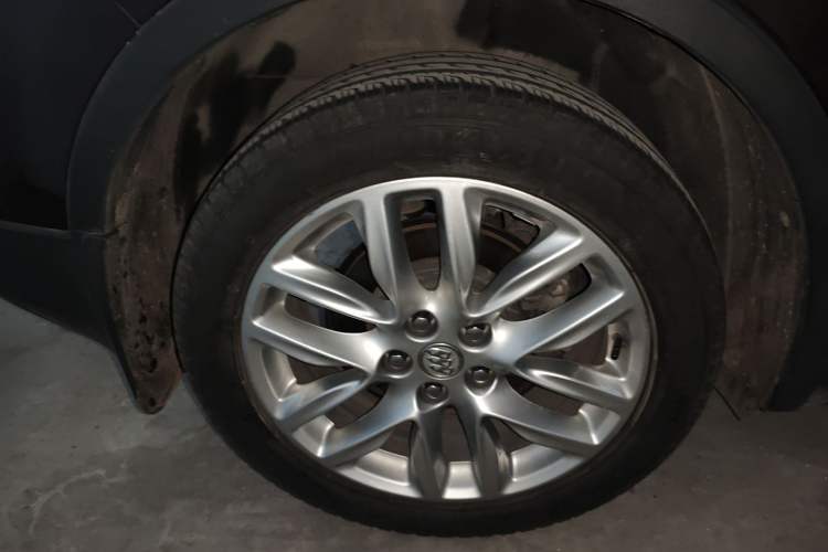 Used Buick Envision 2018 28T Four-Wheel Drive Luxury Model Right Rear Wheel Hub