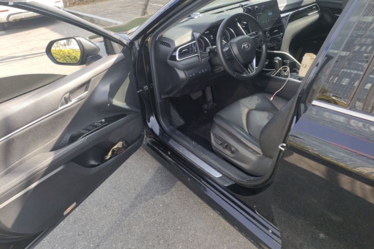 Used Toyota Camry 2021 2.0G Luxury Edition
