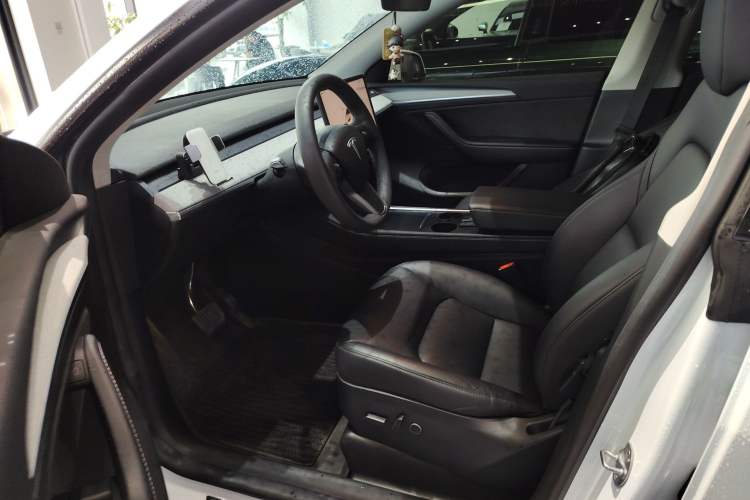 Used Tesla Model Y 2023 Rear-Wheel-Drive Version Driver Seat