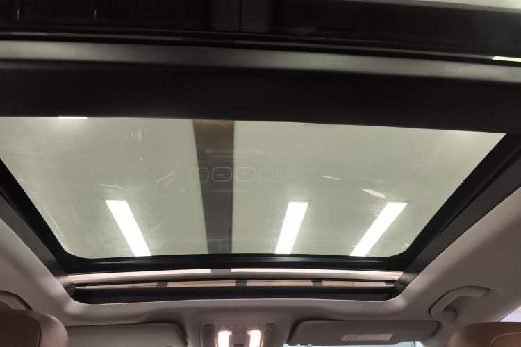 Used Mercedes-Benz GLE 2025 GLE 350 4MATIC Stylish Model Headliner