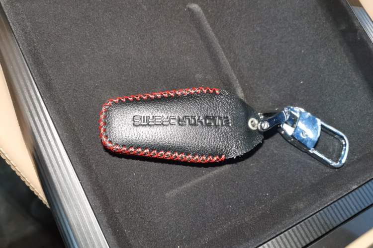 Used BYD Song L DM-i 2024 112 km Leading Edition Interior 1