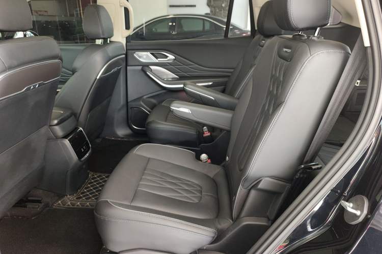 Used Hongqi HS7 PHEV 2024 2.0T PHEV Four-Wheel Drive Flagship Edition 6 Seats