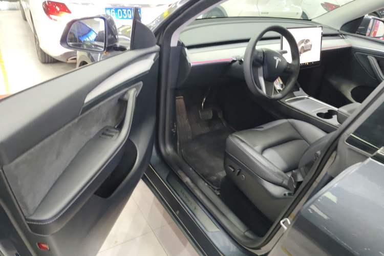 Used Tesla Model Y 2023 Rear-Wheel-Drive Version Driver Seat