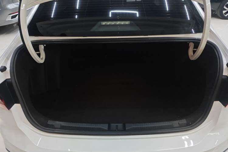 Used Volkswagen Lavida 2023 1.5L Automatic 5 Million Edition
