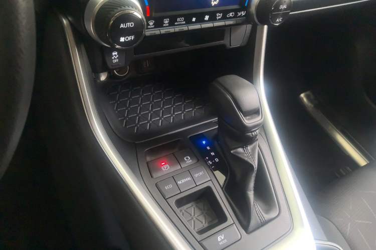 Used Toyota RAV4 2023 Dual-Motor 2.5L E-CVT Two-Wheel Drive Elite Edition Gear Lever