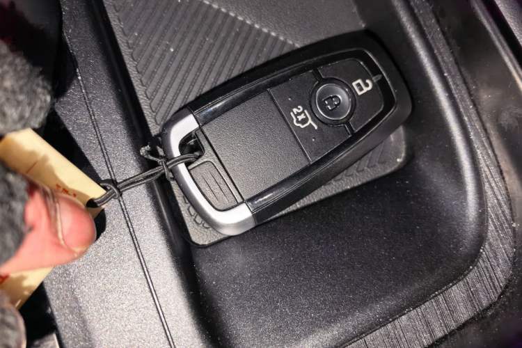 Used Ford Edge 2023 Edge L 2.0T EcoBoost E-Hybrid Four-Wheel Drive Seven-Seat Supreme Model Vehicle Key