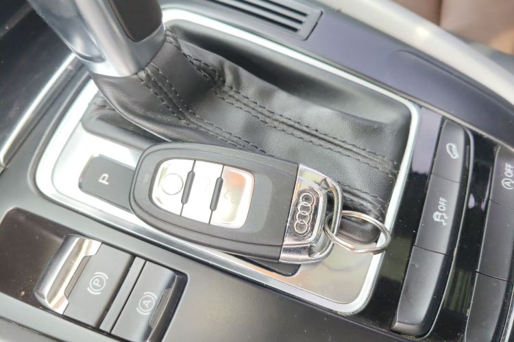 Used Audi Q5 2017 40 TFSI Ambition Edition Vehicle Key