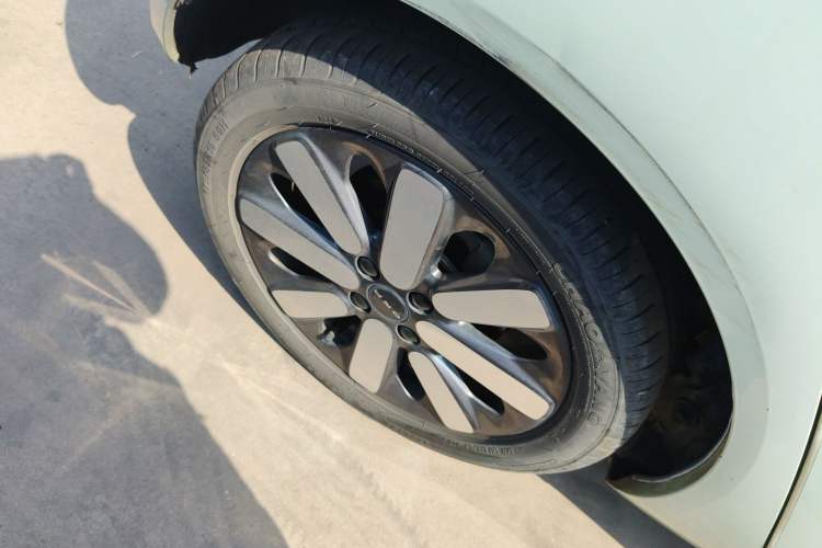 Used ORA Black Cat 2021 351 km Luxury Version Right Rear Wheel Hub